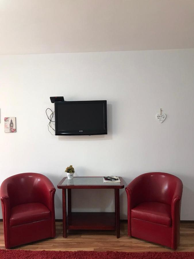 Hotel Tri "O" Topola מראה חיצוני תמונה