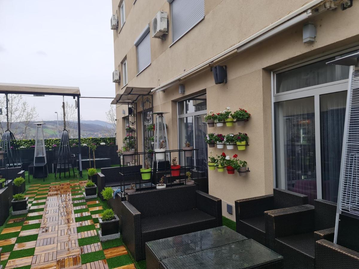 Hotel Tri "O" Topola מראה חיצוני תמונה