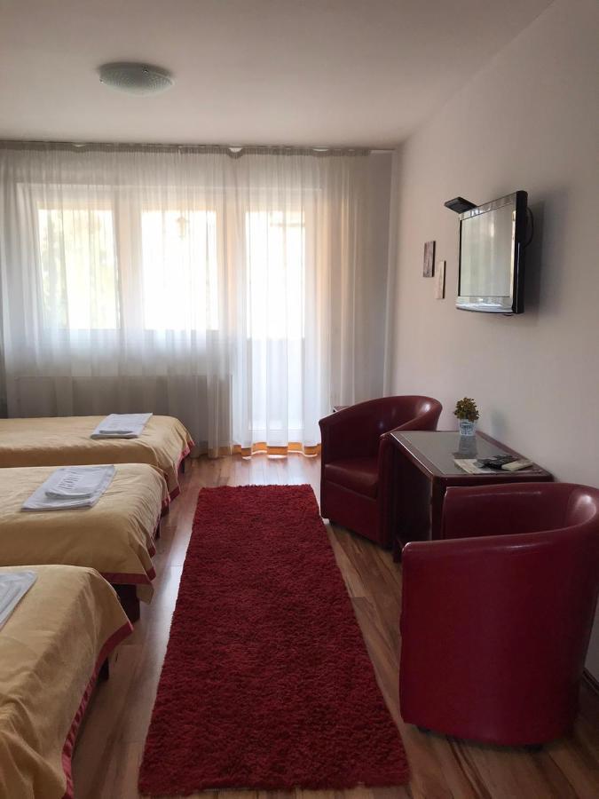 Hotel Tri "O" Topola מראה חיצוני תמונה
