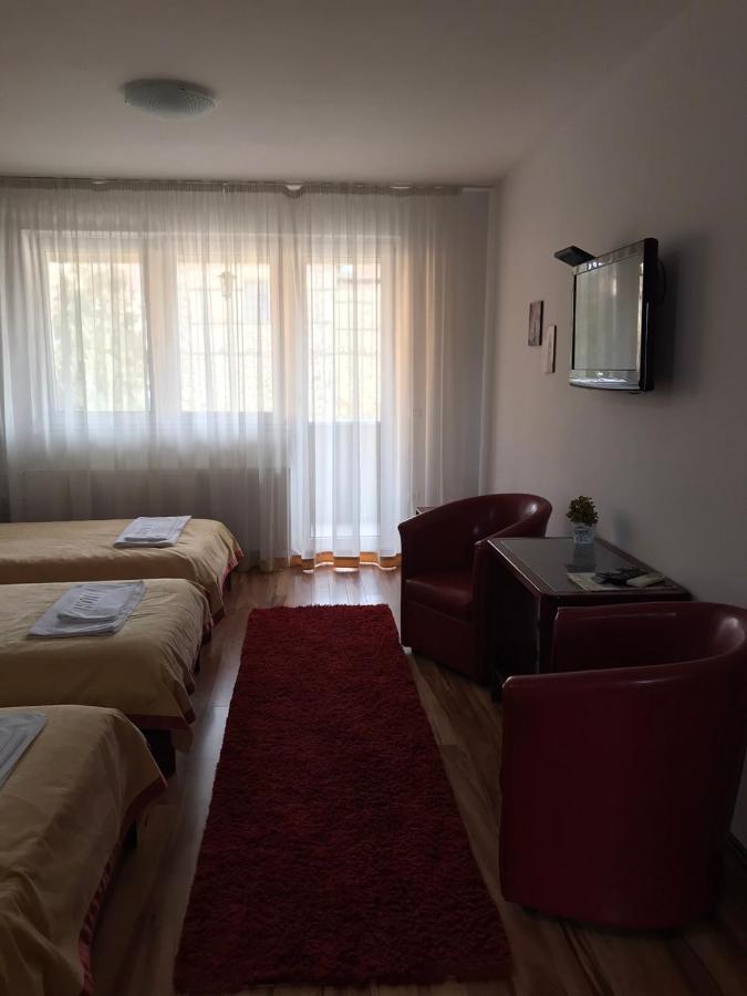 Hotel Tri "O" Topola מראה חיצוני תמונה
