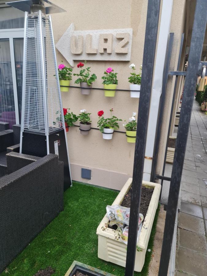 Hotel Tri "O" Topola מראה חיצוני תמונה