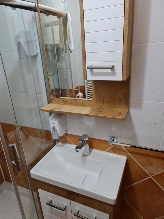 Hotel Tri "O" Topola מראה חיצוני תמונה