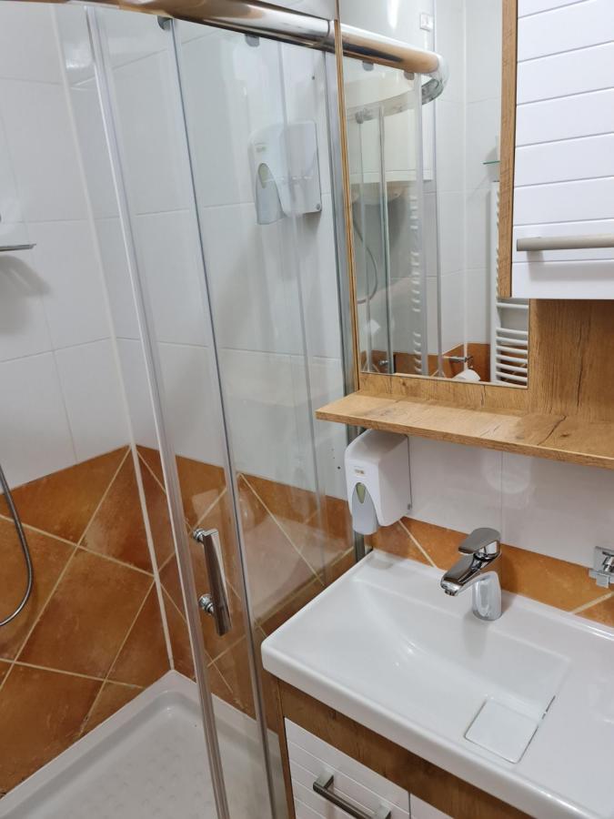 Hotel Tri "O" Topola מראה חיצוני תמונה