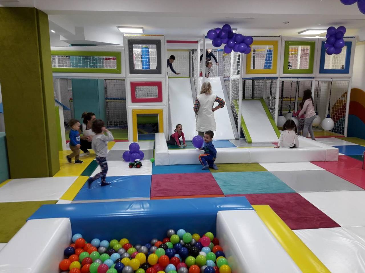 Hotel Tri "O" Topola מראה חיצוני תמונה