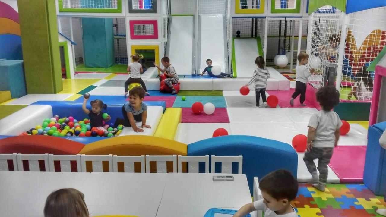 Hotel Tri "O" Topola מראה חיצוני תמונה